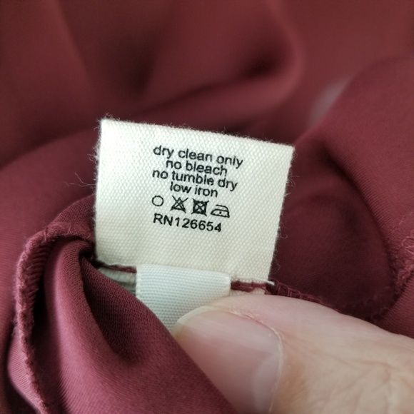 L'AGENCE 100% Silk Blouse w/Bell Sleeves Sz Large - Picture 6 of 7